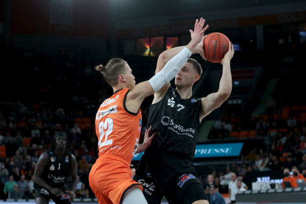 场上的重要 场上的重要