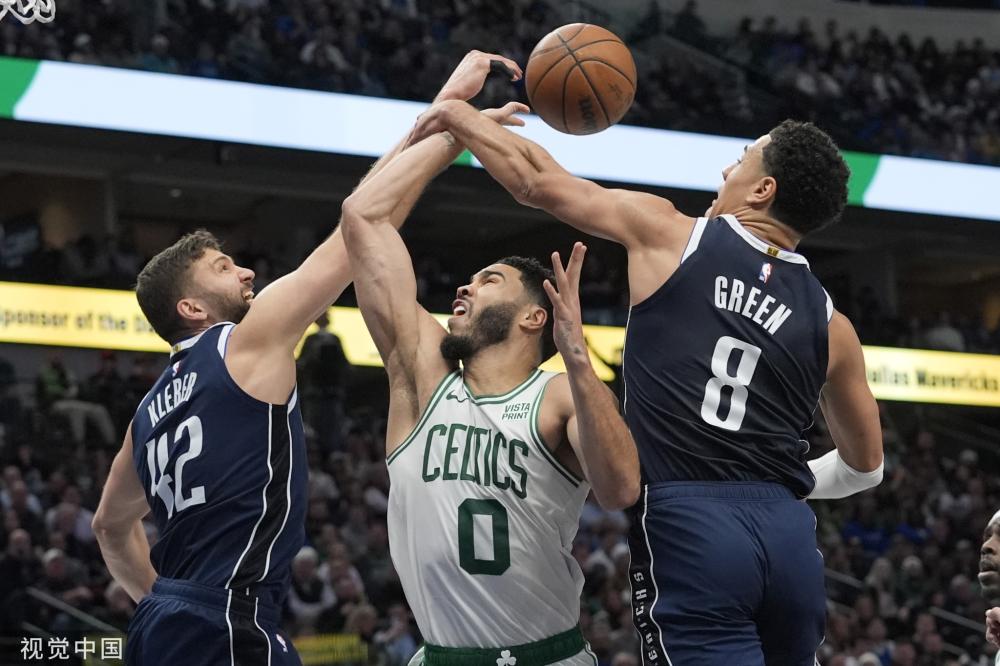 与年轻球员 与年轻球员